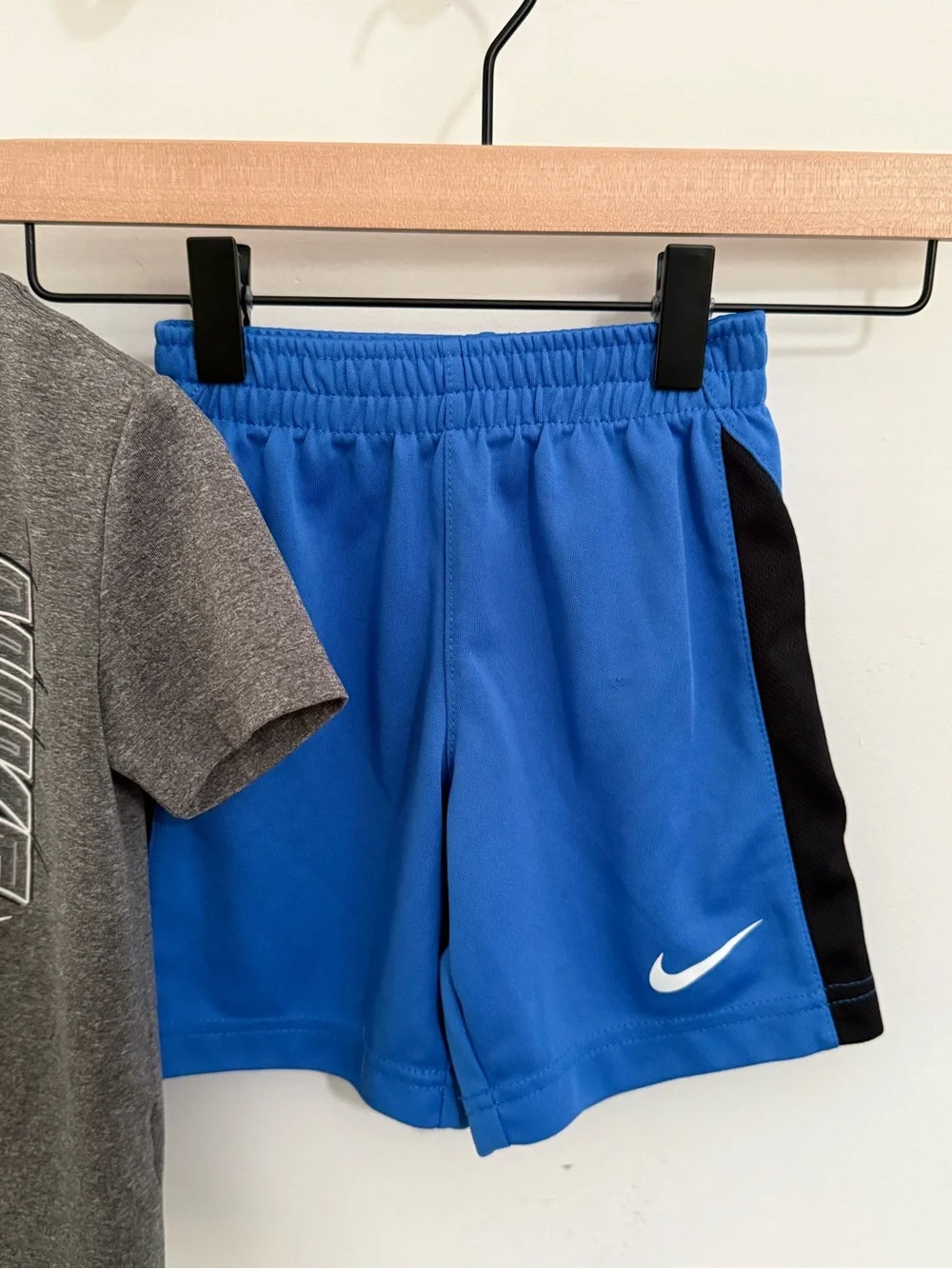 Nike - 4T - dri fit gray/blue set